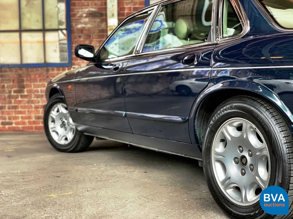 Jaguar XJ8 3.2 V8 237hp X308 2000.