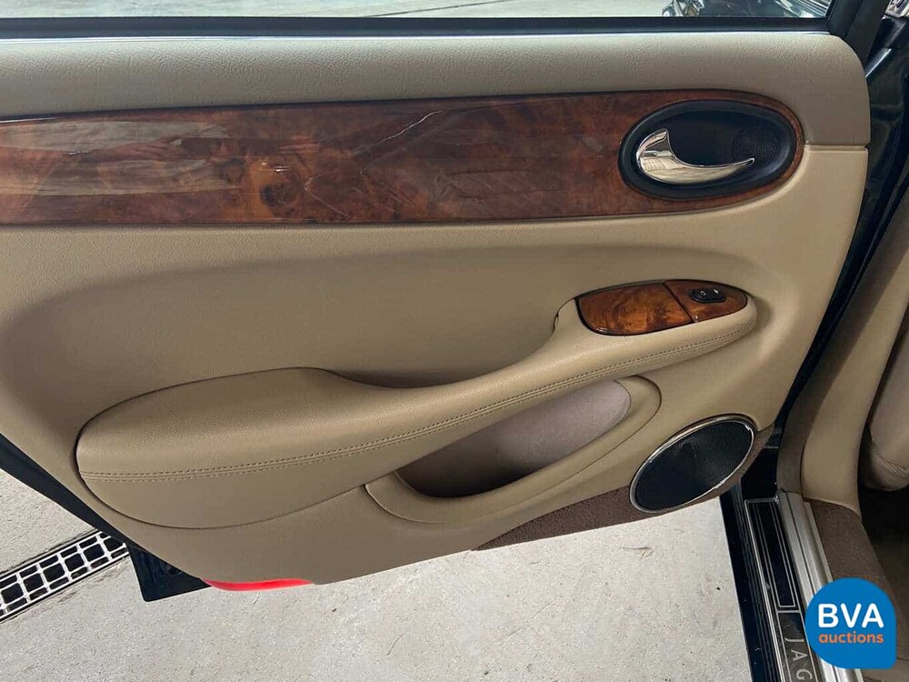 Jaguar XJ8 3.2 V8 237hp X308 2000.