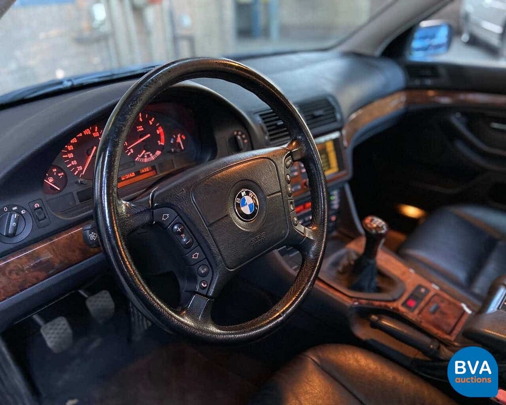 BMW 540i E39 4.4 V8 286 PS -Manual- 1999, 75-XV-DJ.