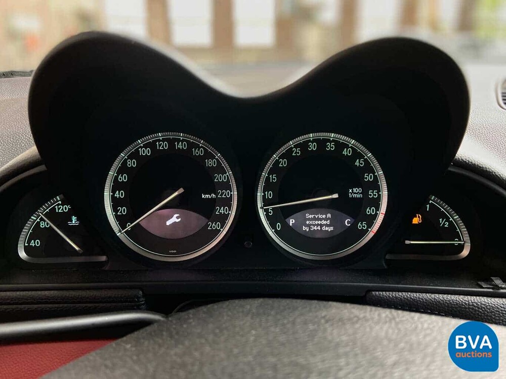 Mercedes-Benz SL500 306 PS R230 2004.