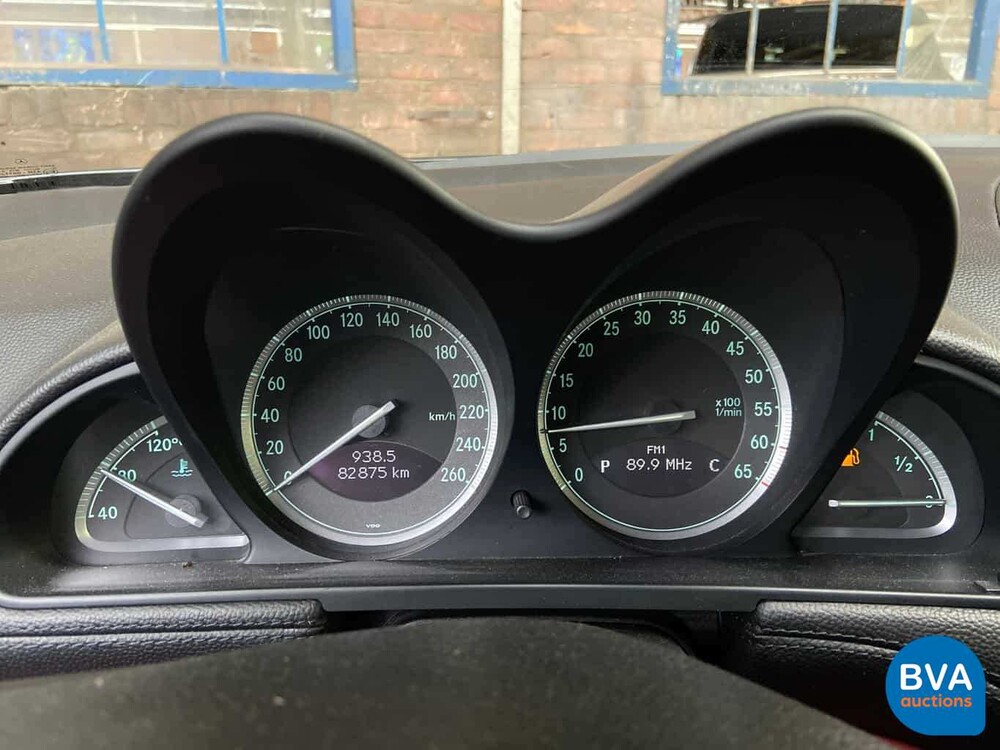Mercedes-Benz SL500 306 PS R230 2004.