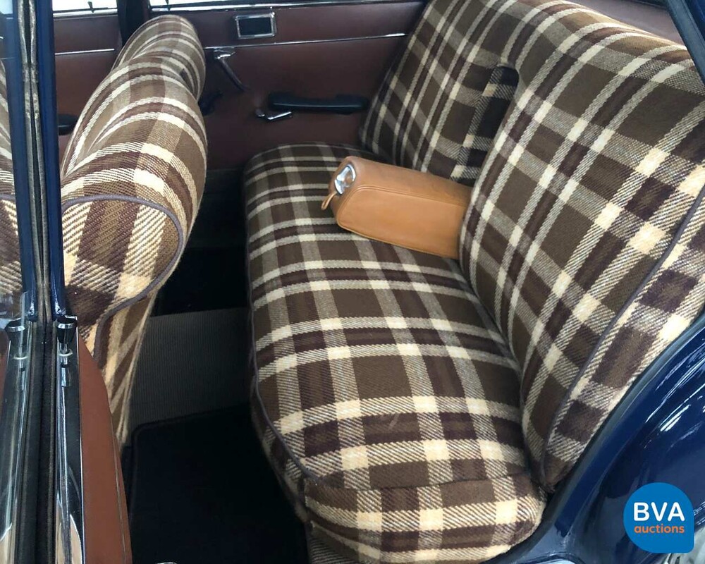 Peugeot 404 Limousine 1966, AL-49-13.