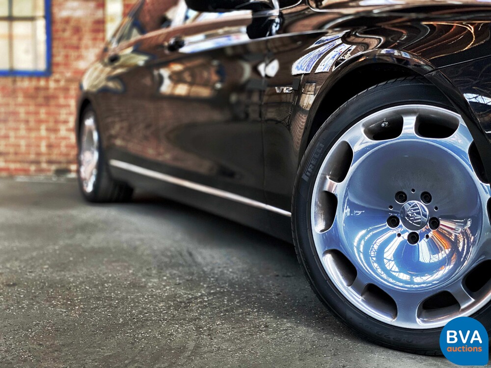 Mercedes-Benz S600 Maybach V12 530hp 2015.