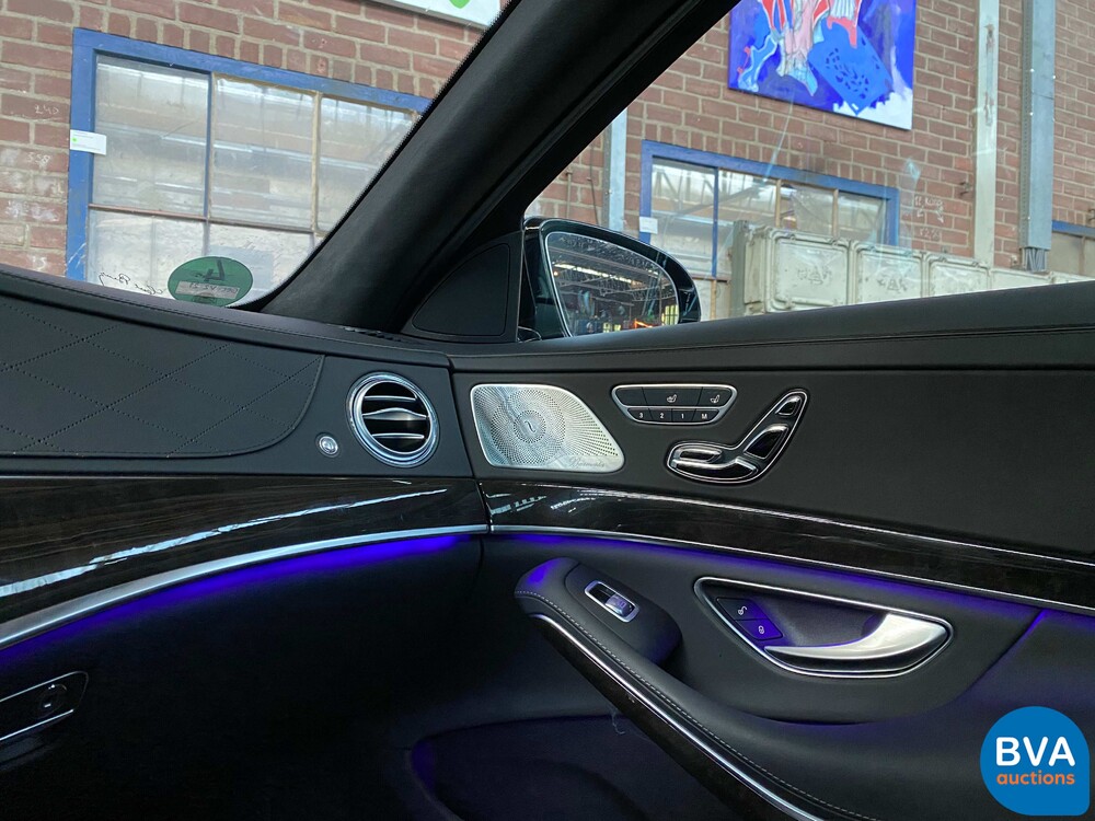 Mercedes-Benz S600 Maybach V12 530hp 2015.