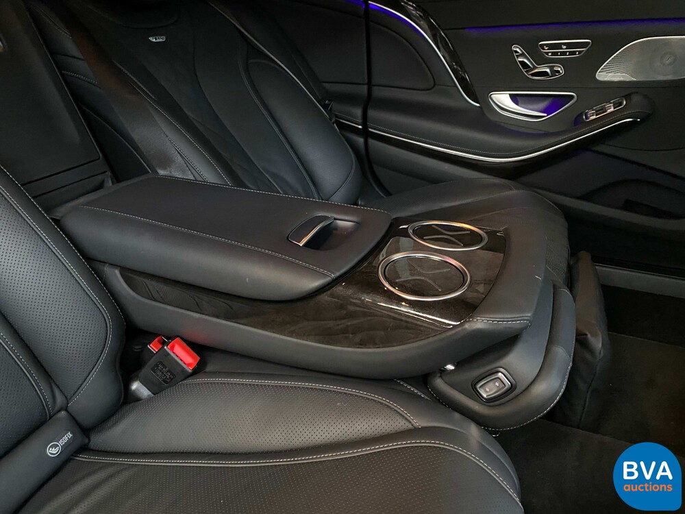 Mercedes-Benz S600 Maybach V12 530hp 2015.