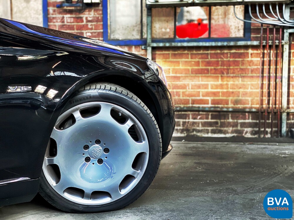 Mercedes-Benz S600 Maybach V12 530hp 2015.