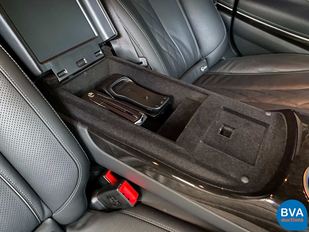 Mercedes-Benz S600 Maybach V12 530hp 2015.