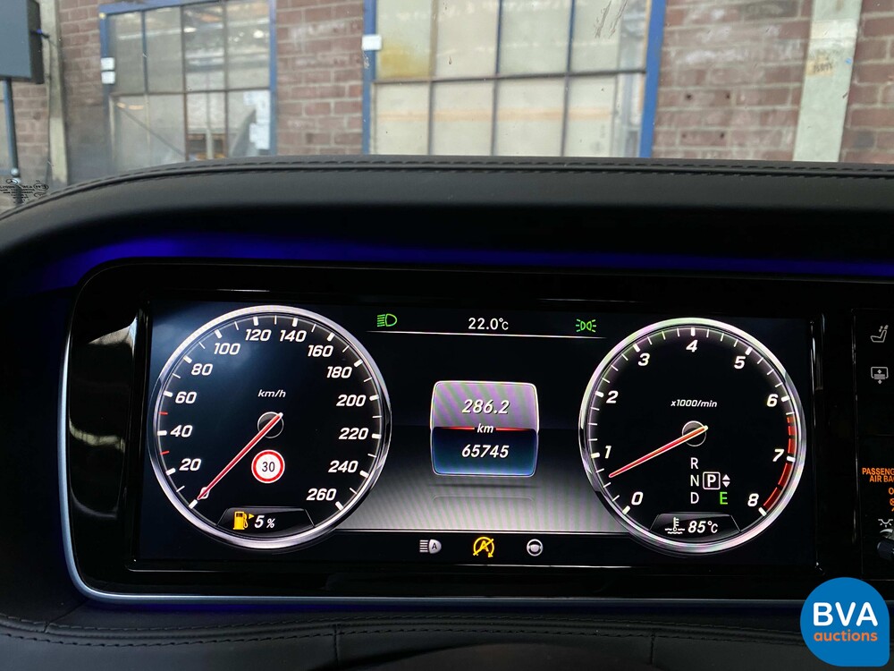 Mercedes-Benz S600 Maybach V12 530hp 2015.