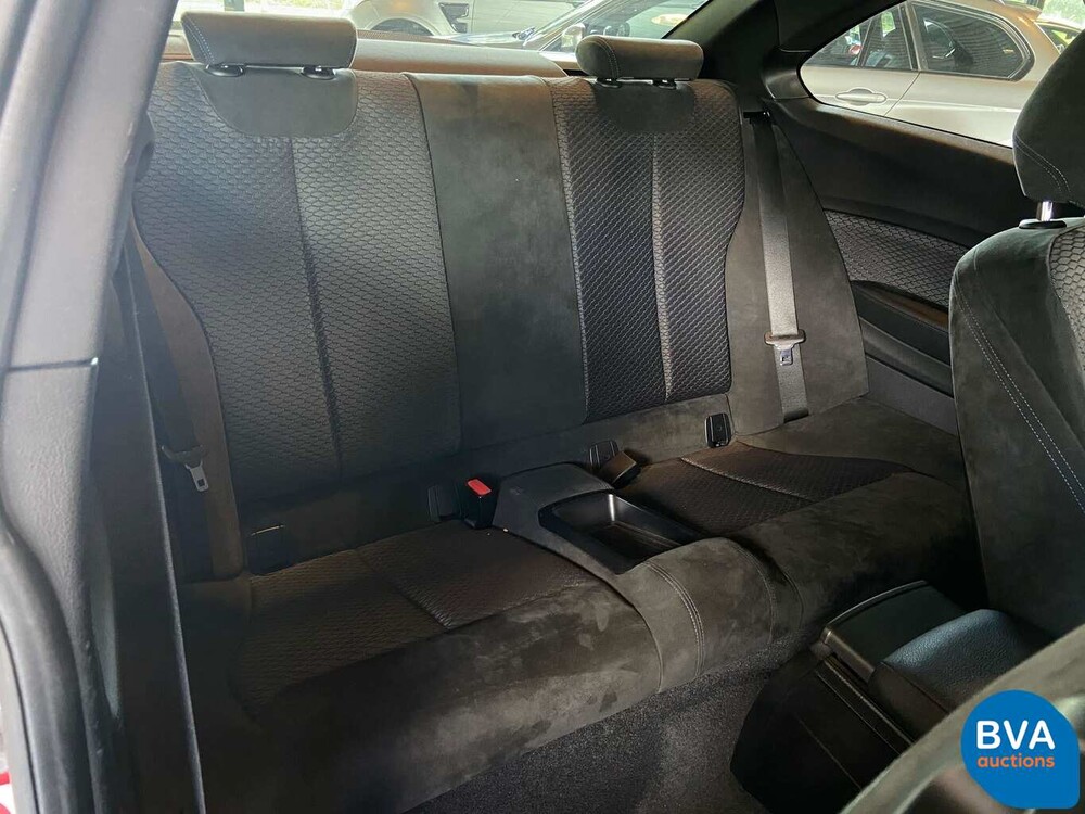 BMW M235i Coupé M-Performance -Handgeschakeld!- 326pk 2014, HG-019-V