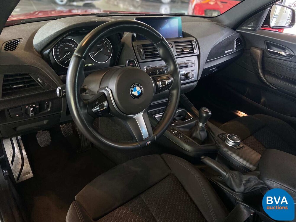 BMW M235i Coupé M-Performance -Handgeschakeld!- 326pk 2014, HG-019-V