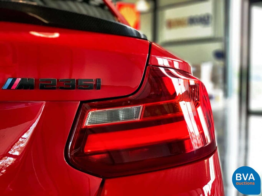 BMW M235i Coupé M-Performance -Handgeschakeld!- 326pk 2014, HG-019-V