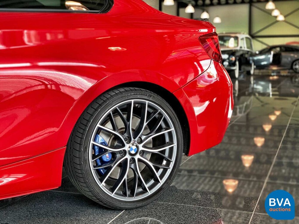 BMW M235i Coupé M-Performance -Handgeschakeld!- 326pk 2014, HG-019-V
