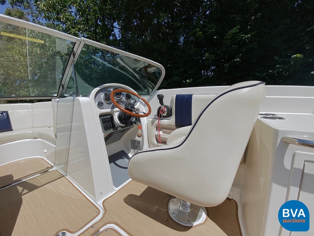 Chris Craft Launch 25 Mercruiser V8 MAG350 5.7MPi 2015.