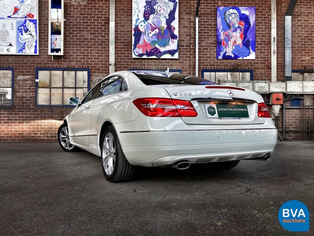 Mercedes-Benz E350 CGI Coupé 7G-Tronic Plus 292 PS 2011.