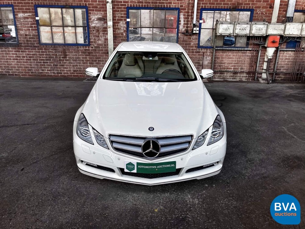 Mercedes-Benz E350 CGI Coupé 7G-Tronic Plus 292 PS 2011.