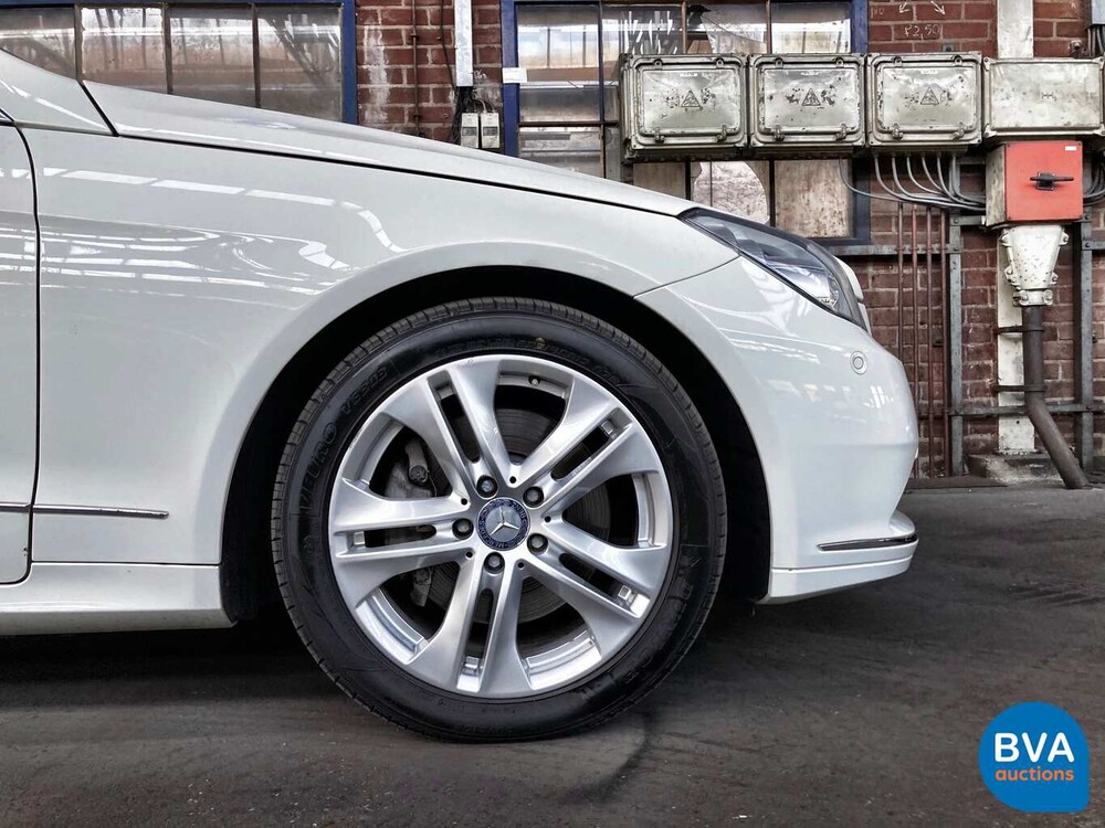 Mercedes-Benz E350 CGI Coupé 7G-Tronic Plus 292 PS 2011.