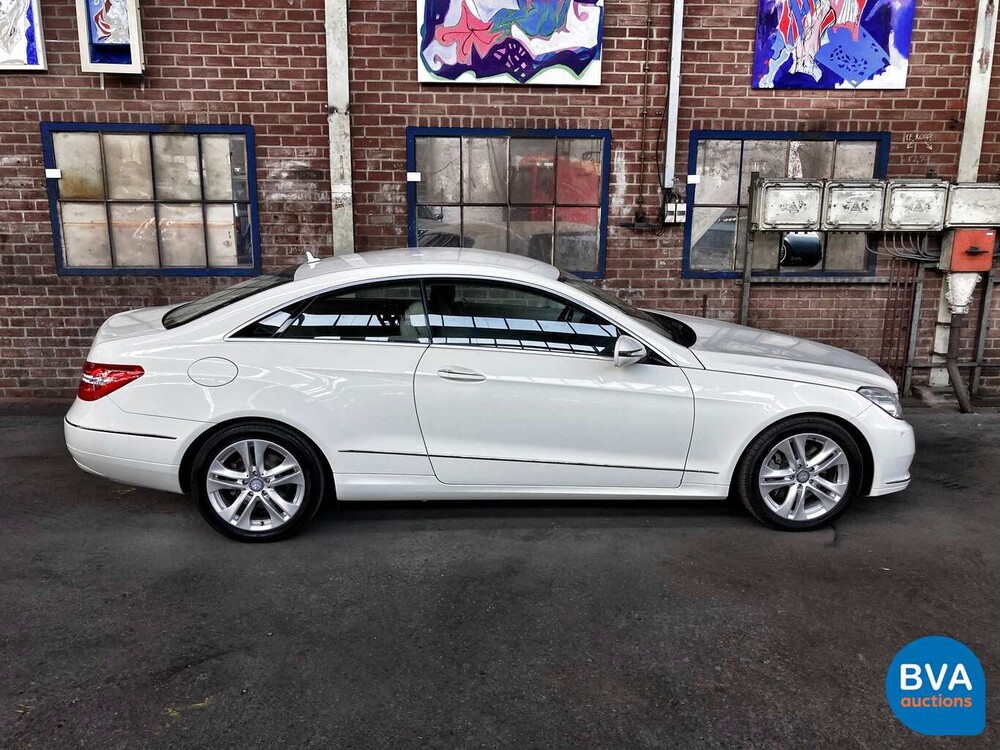 Mercedes-Benz E350 CGI Coupé 7G-Tronic Plus 292 PS 2011.