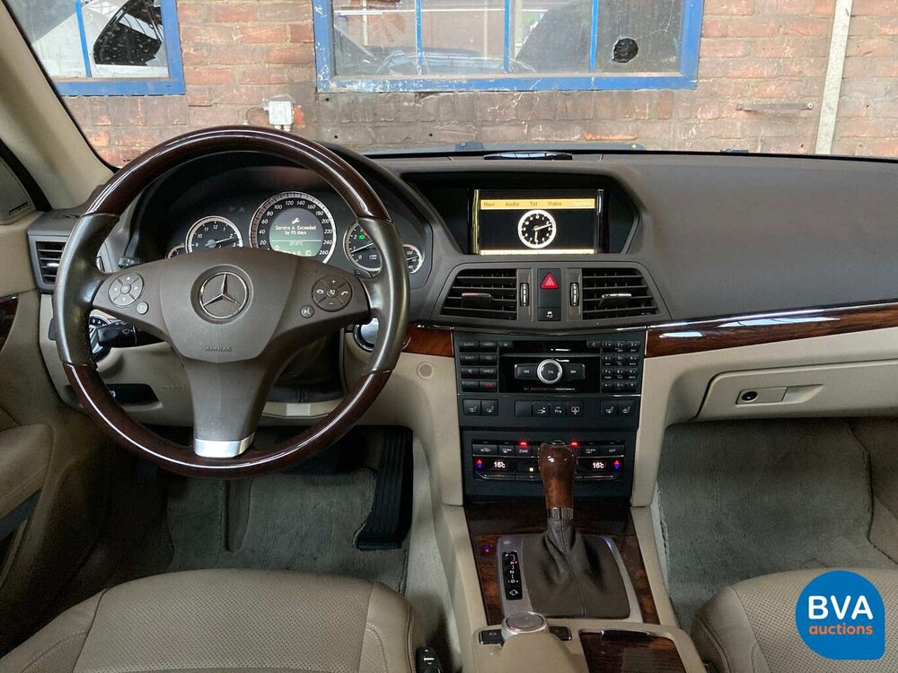 Mercedes-Benz E350 CGI Coupé 7G-Tronic Plus 292 PS 2011.