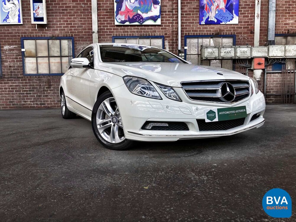 Mercedes-Benz E350 CGI Coupé 7G-Tronic Plus 292 PS 2011.