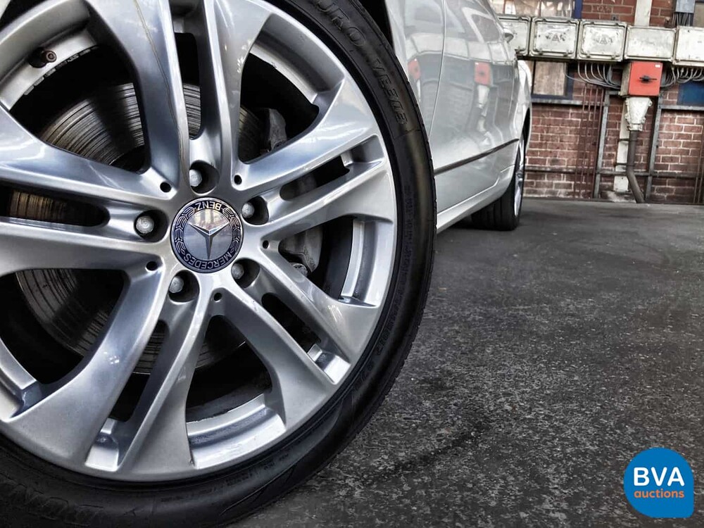 Mercedes-Benz E350 CGI Coupé 7G-Tronic Plus 292 PS 2011.