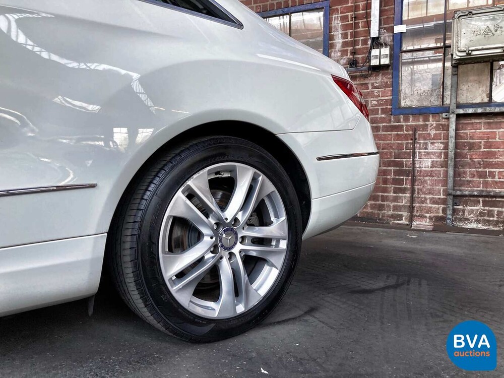 Mercedes-Benz E350 CGI Coupé 7G-Tronic Plus 292 PS 2011.