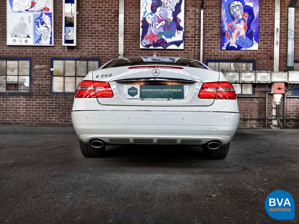 Mercedes-Benz E350 CGI Coupé 7G-Tronic Plus 292 PS 2011.
