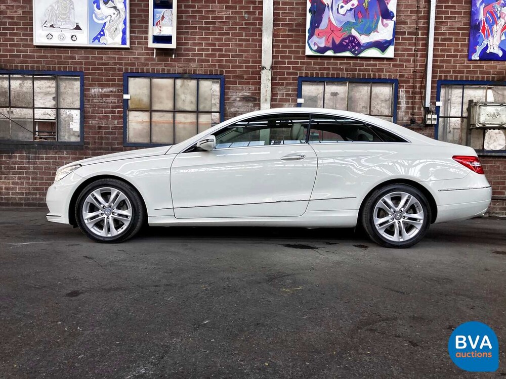 Mercedes-Benz E350 CGI Coupé 7G-Tronic Plus 292 PS 2011.