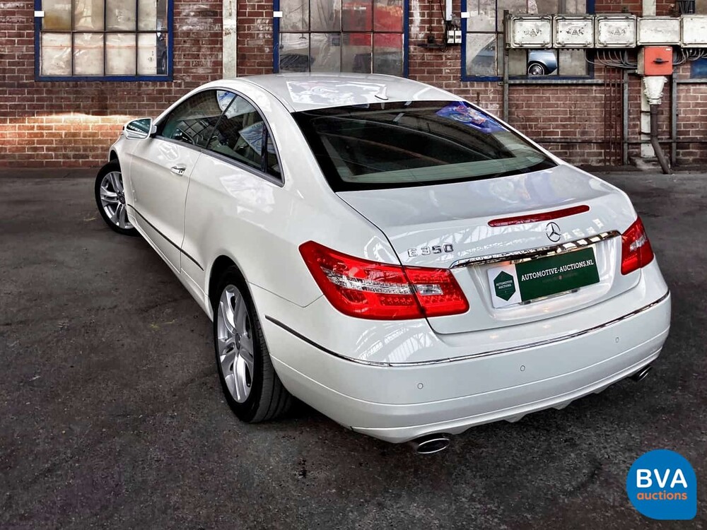 Mercedes-Benz E350 CGI Coupé 7G-Tronic Plus 292 PS 2011.