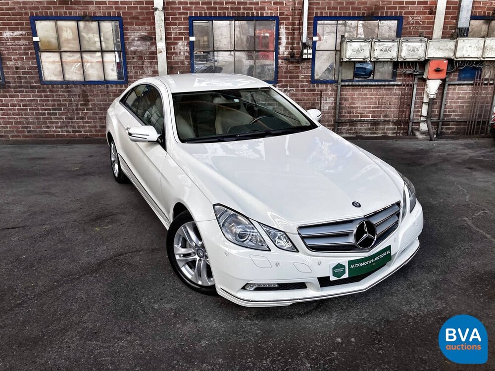 Mercedes-Benz E350 CGI Coupé 7G-Tronic Plus 292 PS 2011.