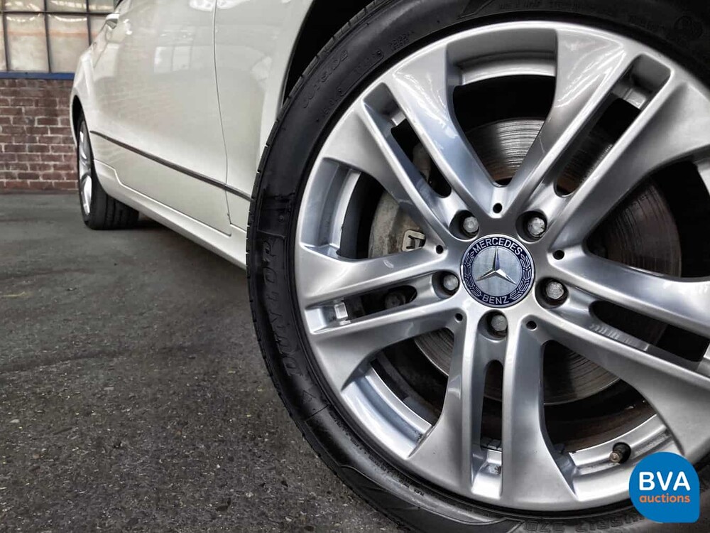 Mercedes-Benz E350 CGI Coupé 7G-Tronic Plus 292 PS 2011.