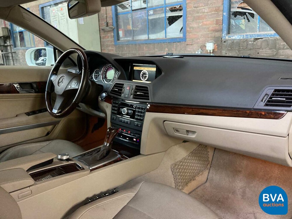 Mercedes-Benz E350 CGI Coupé 7G-Tronic Plus 292 PS 2011.