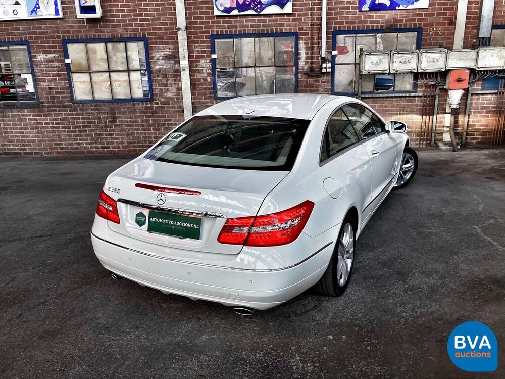 Mercedes-Benz E350 CGI Coupé 7G-Tronic Plus 292 PS 2011.