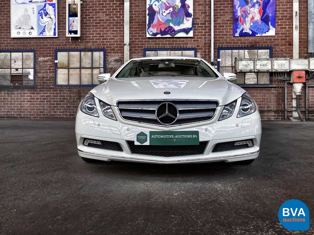 Mercedes-Benz E350 CGI Coupé 7G-Tronic Plus 292 PS 2011.