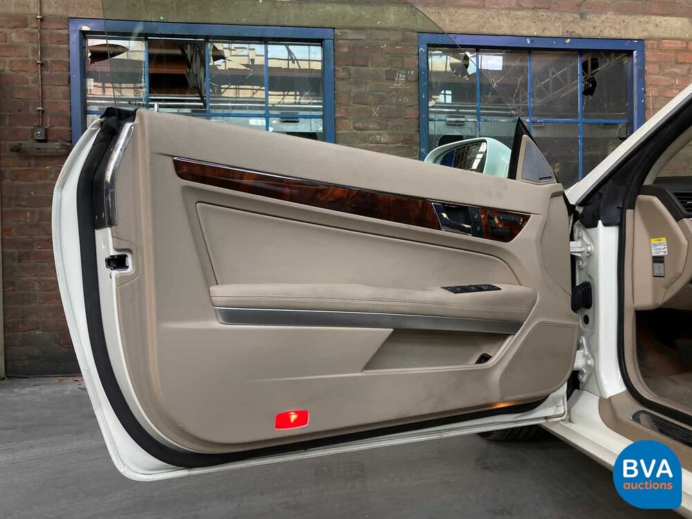 Mercedes-Benz E350 CGI Coupé 7G-Tronic Plus 292 PS 2011.