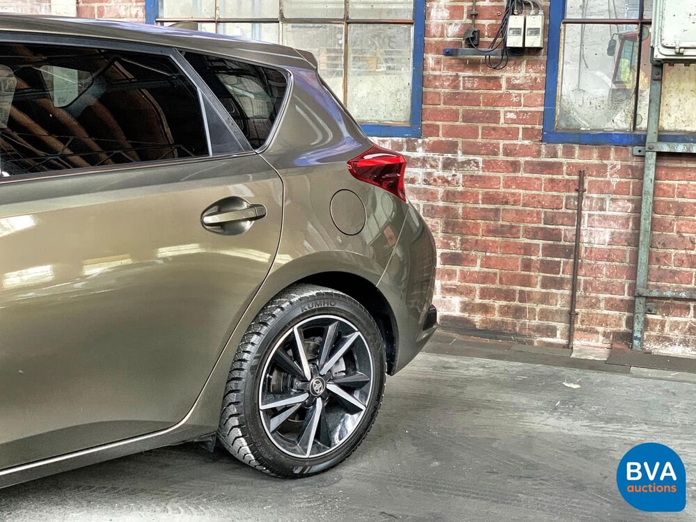 Toyota Auris 1.8 Hybrid Dynamic Executive 100 PS 2018, J-926-BF.