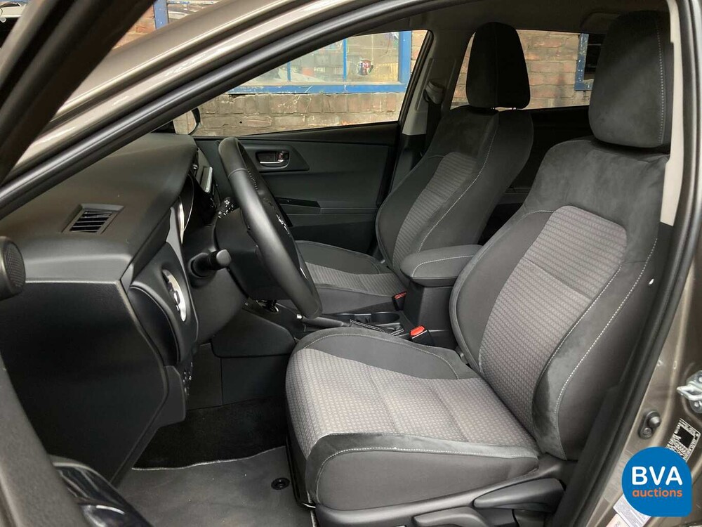 Toyota Auris 1.8 Hybrid Dynamic Executive 100 PS 2018, J-926-BF.