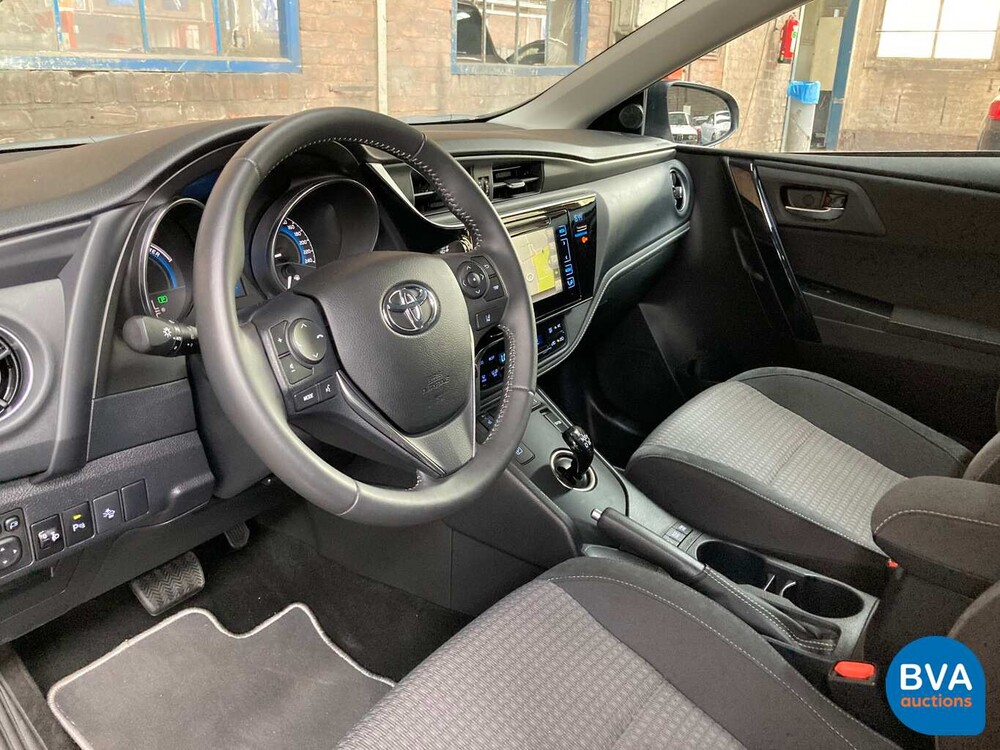 Toyota Auris 1.8 Hybrid Dynamic Executive 100 PS 2018, J-926-BF.
