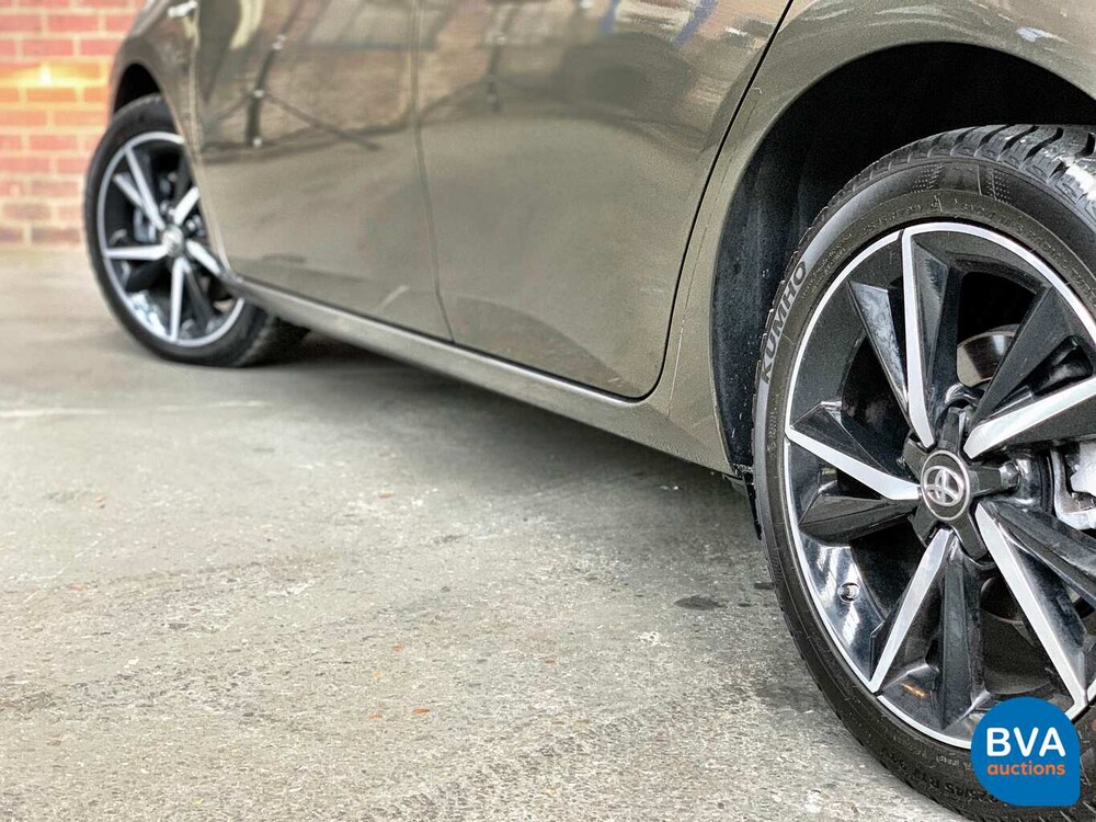 Toyota Auris 1.8 Hybrid Dynamic Executive 100 PS 2018, J-926-BF.