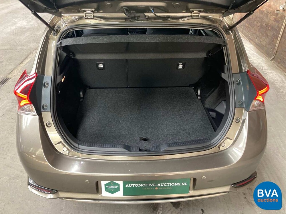 Toyota Auris 1.8 Hybrid Dynamic Executive 100 PS 2018, J-926-BF.