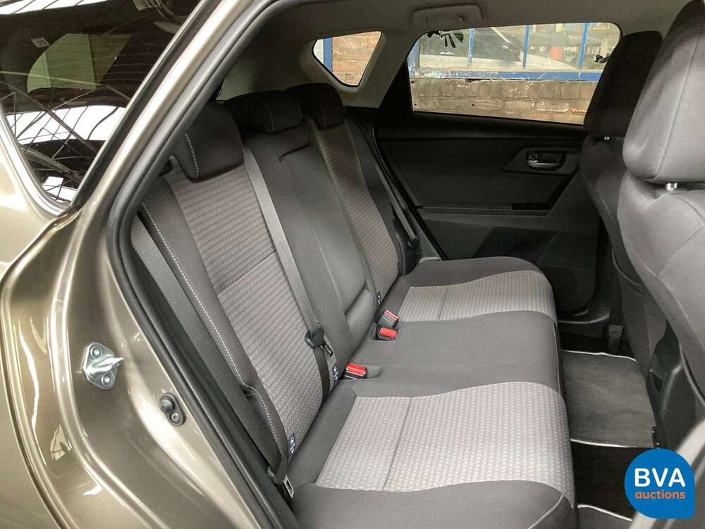 Toyota Auris 1.8 Hybrid Dynamic Executive 100 PS 2018, J-926-BF.