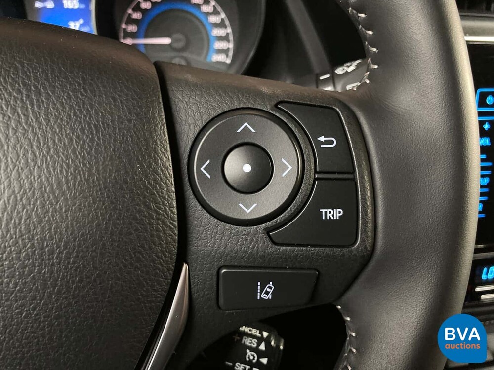 Toyota Auris 1.8 Hybrid Dynamic Executive 100 PS 2018, J-926-BF.