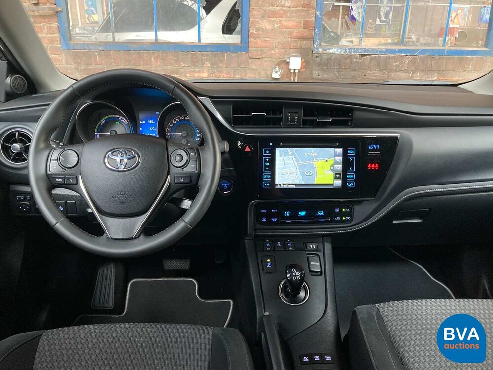 Toyota Auris 1.8 Hybrid Dynamic Executive 100 PS 2018, J-926-BF.