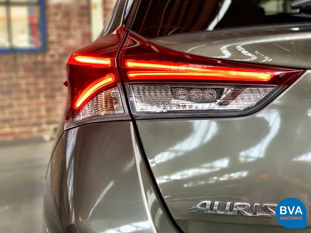 Toyota Auris 1.8 Hybrid Dynamic Executive 100 PS 2018, J-926-BF.