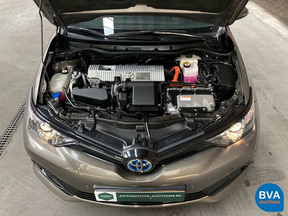Toyota Auris 1.8 Hybrid Dynamic Executive 100 PS 2018, J-926-BF.