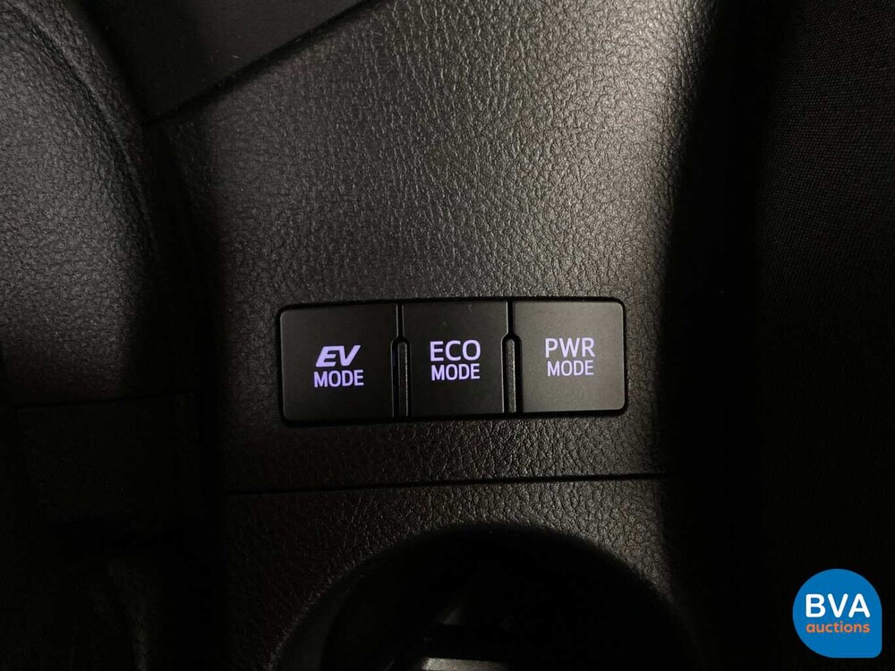 Toyota Auris 1.8 Hybrid Dynamic Executive 100 PS 2018, J-926-BF.