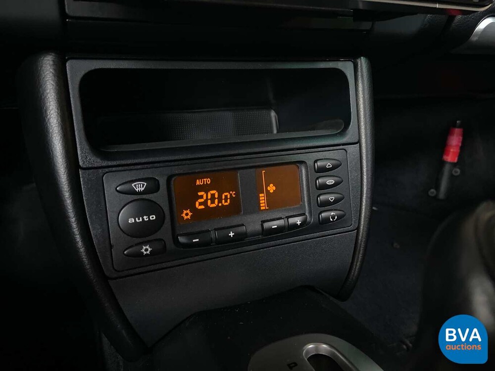 Porsche 911/996 Carrera 4 3.6L 320 PS 2001.