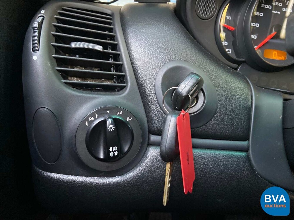 Porsche 911/996 Carrera 4 3.6L 320 PS 2001.