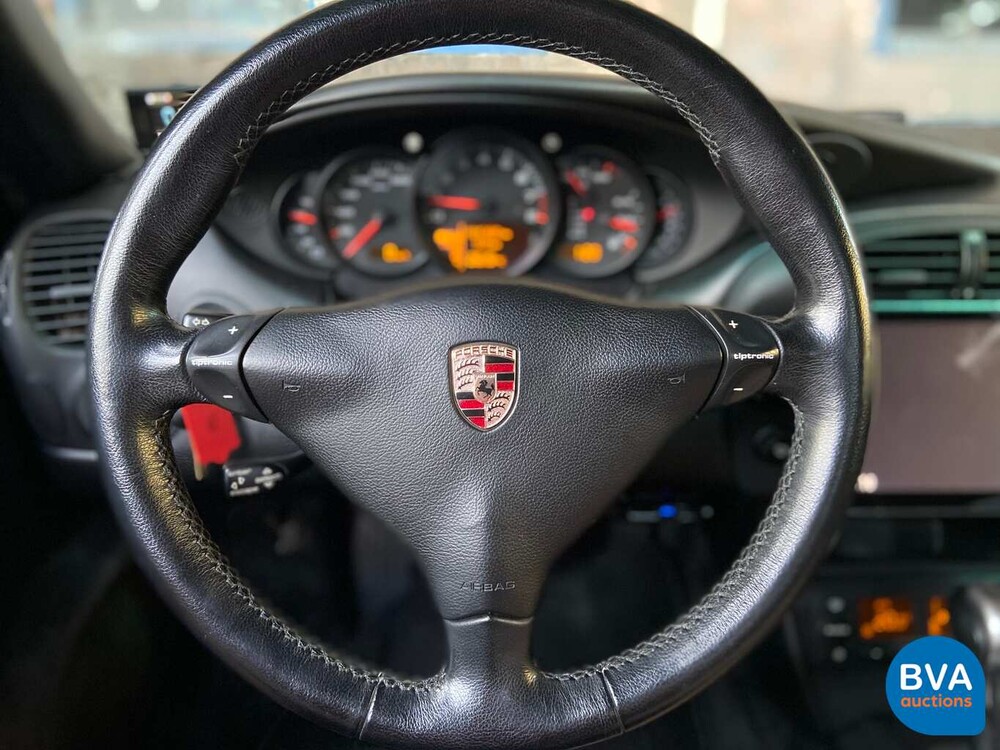 Porsche 911/996 Carrera 4 3.6L 320 PS 2001.