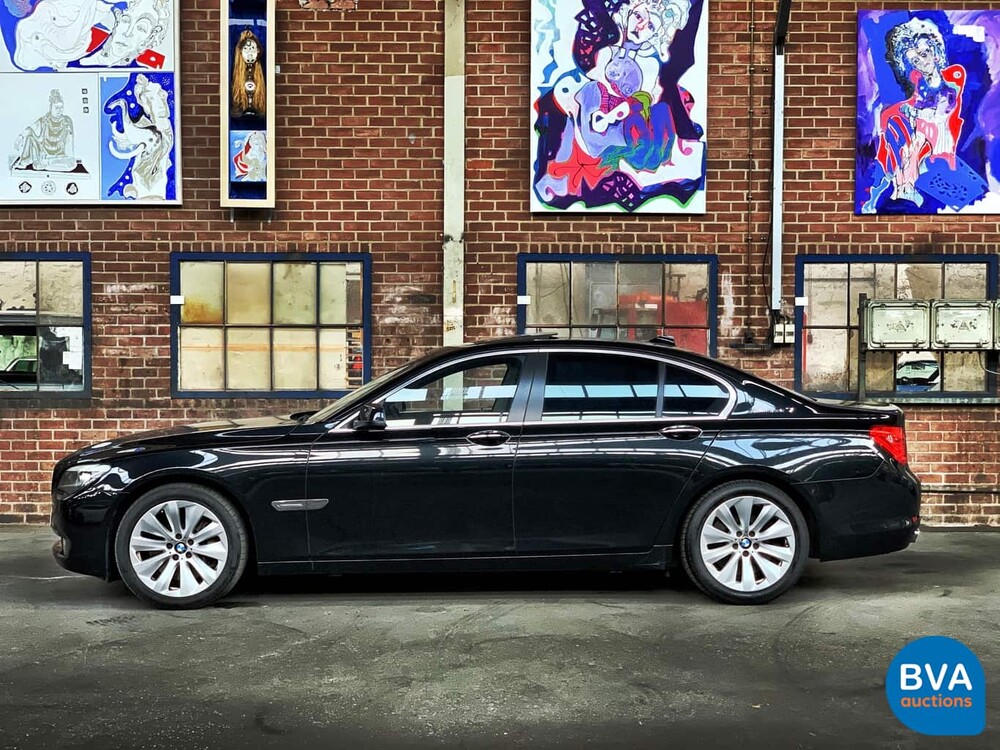 BMW ActiveHybrid 7er 4.4L 465 PS 2011.