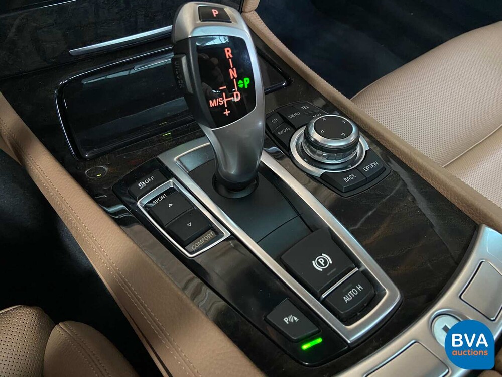 BMW ActiveHybrid 7er 4.4L 465 PS 2011.